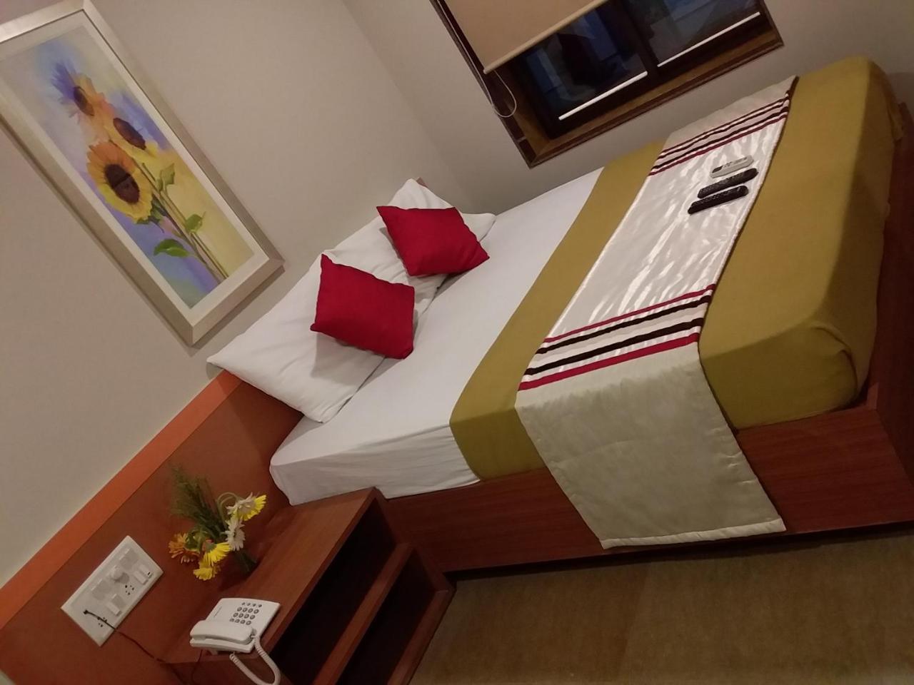 Sai Palace Express Shirdi Esterno foto